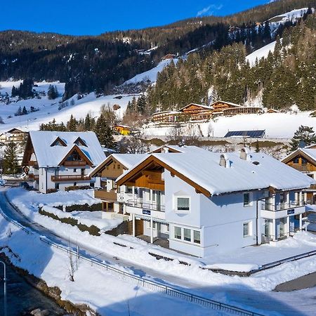 Appartments Lercher Irma San Candido Exteriér fotografie