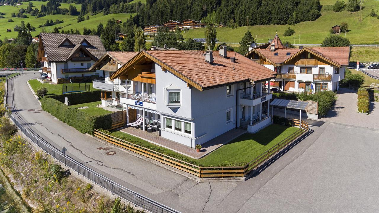 Appartments Lercher Irma San Candido Exteriér fotografie