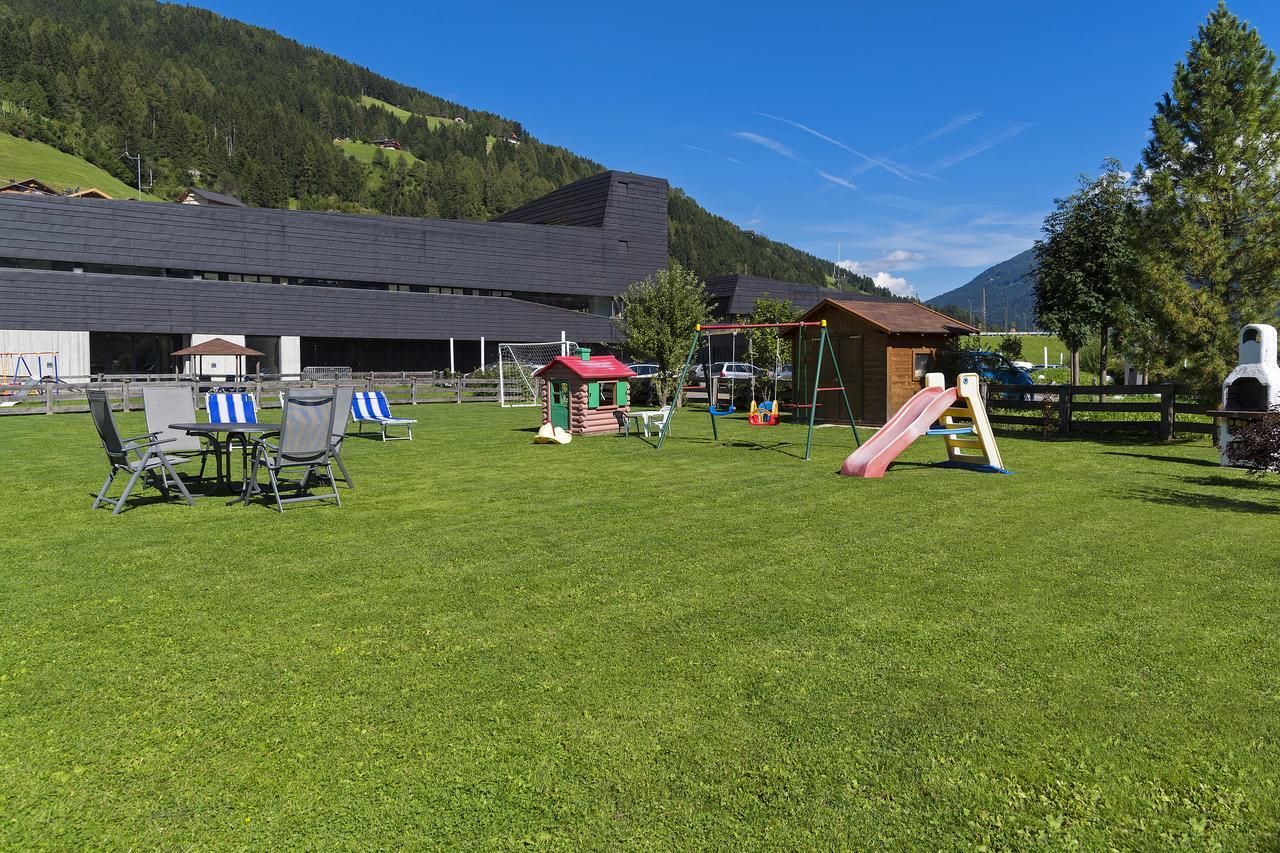 Appartments Lercher Irma San Candido Exteriér fotografie